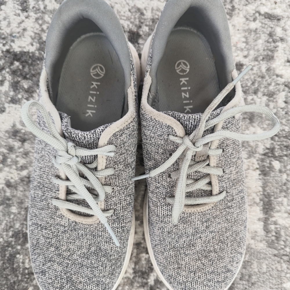 Kizik sneakers